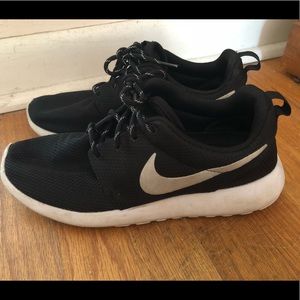 Women’s Black Nike Sneakers, Size 8.5